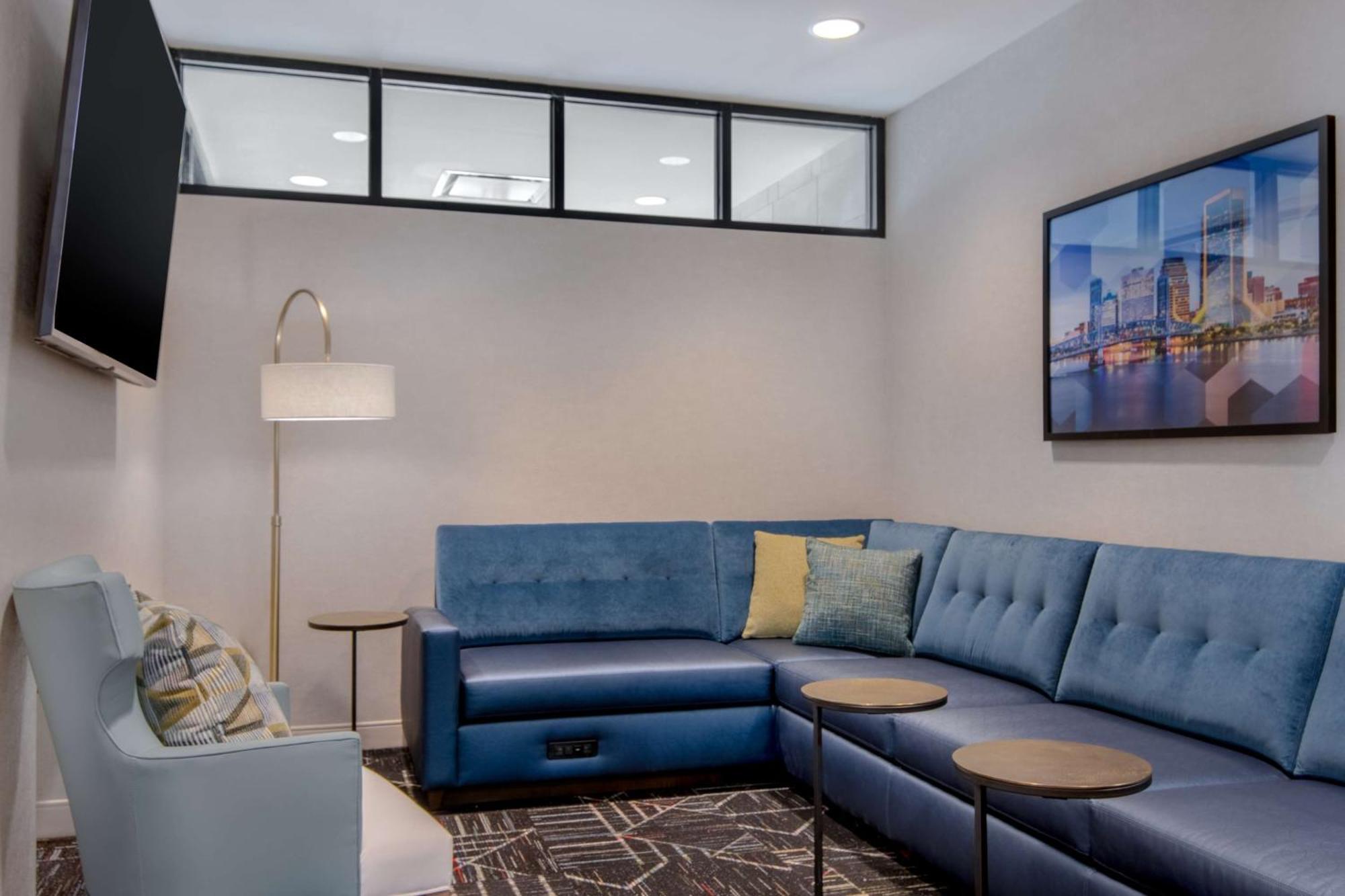Home2 Suites By Hilton Jacksonville Downtown ภายนอก รูปภาพ