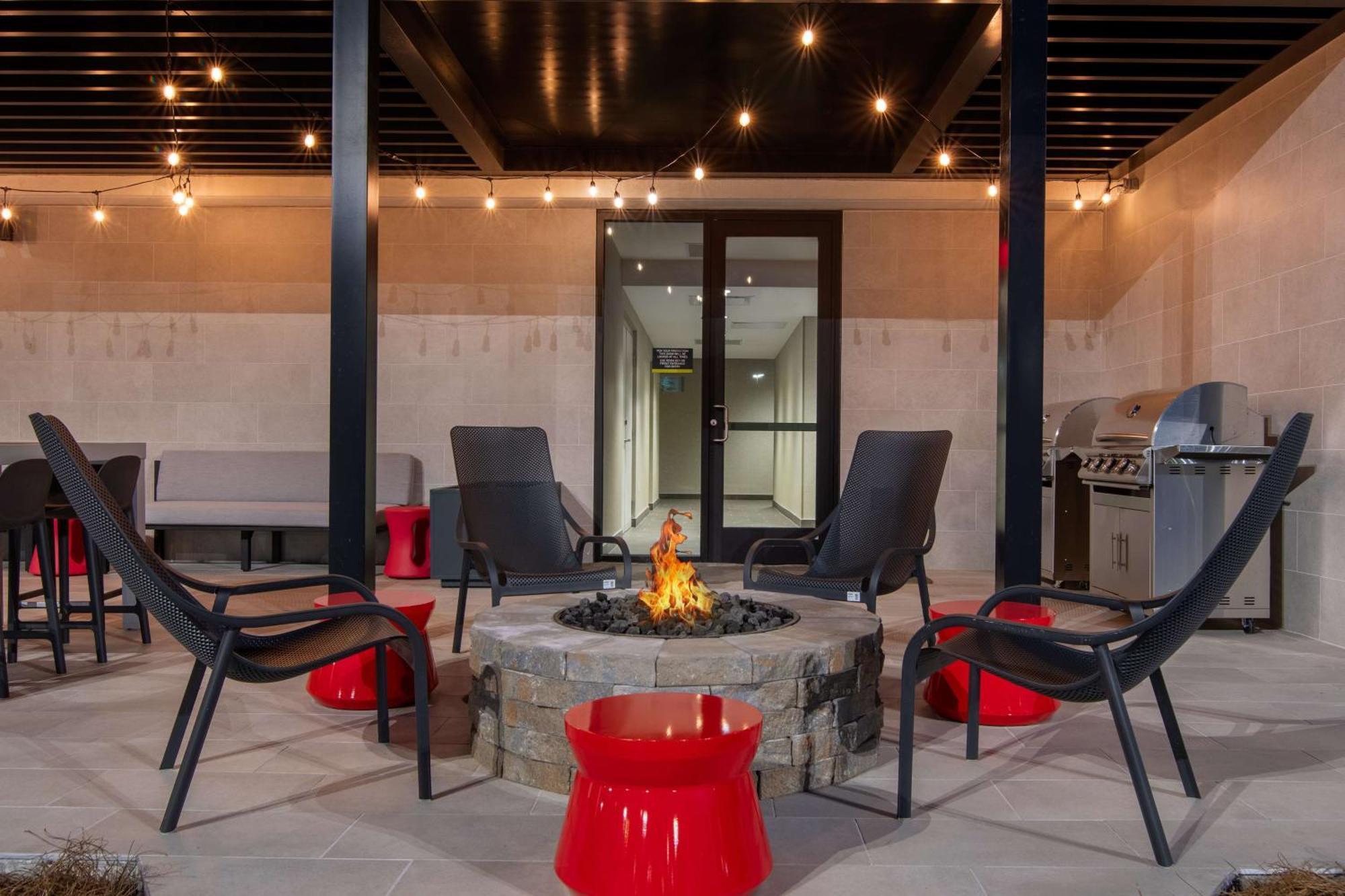 Home2 Suites By Hilton Jacksonville Downtown ภายนอก รูปภาพ